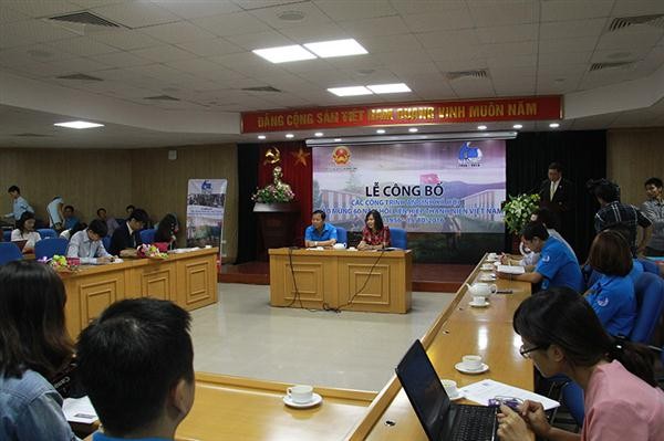 L’Union des jeunes vietnamiens présente les ouvrages de sécurité sociale - ảnh 1